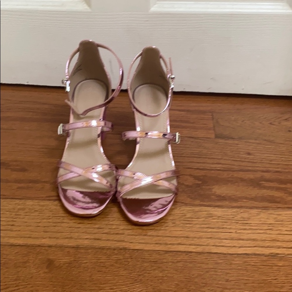 Sparkly heeled shoe